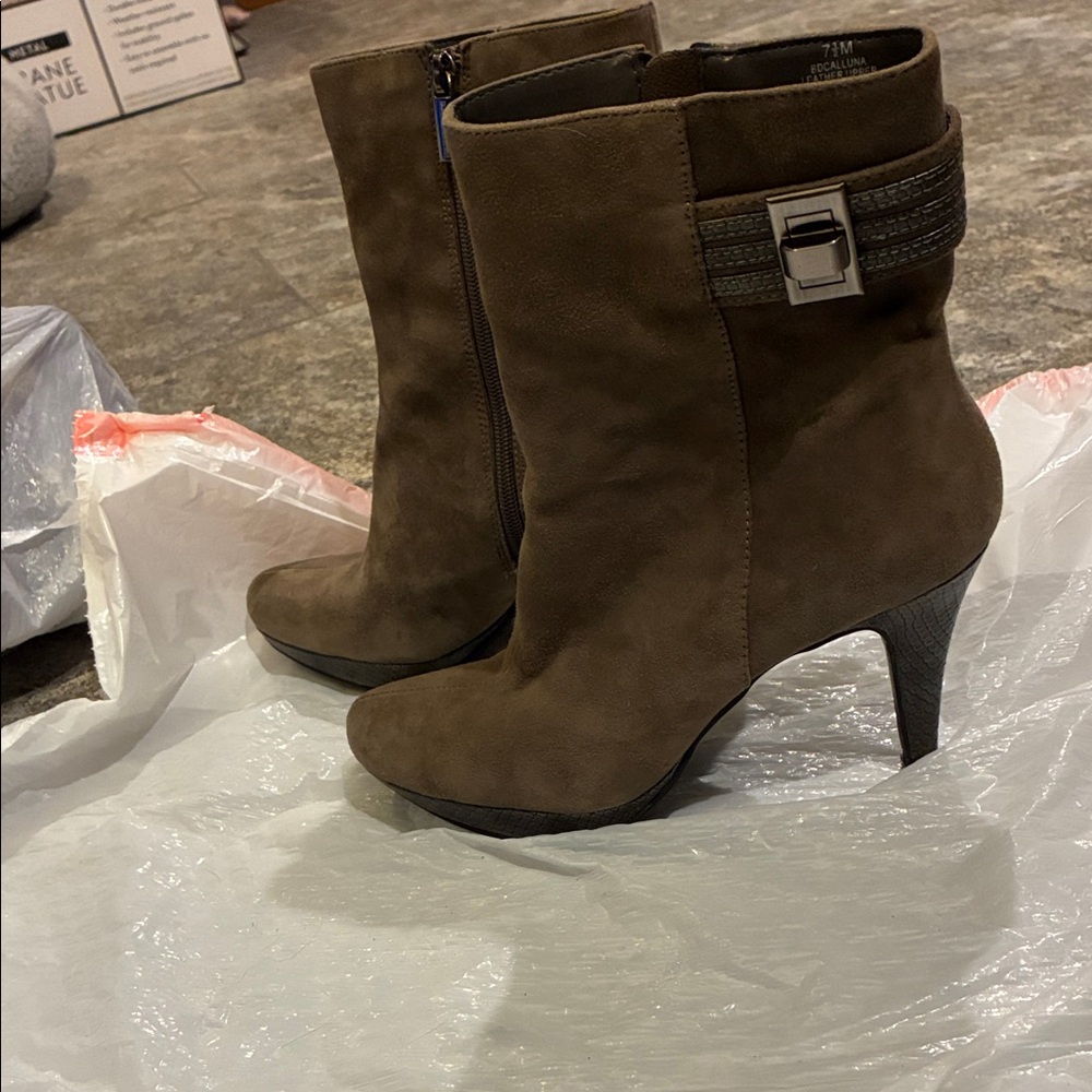 Elegant Brown Ankle Boots